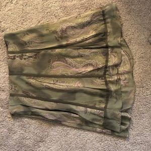 Patterned green skirt